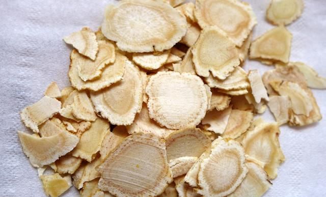 西洋参的作用与功效，食用方法和禁忌图1
