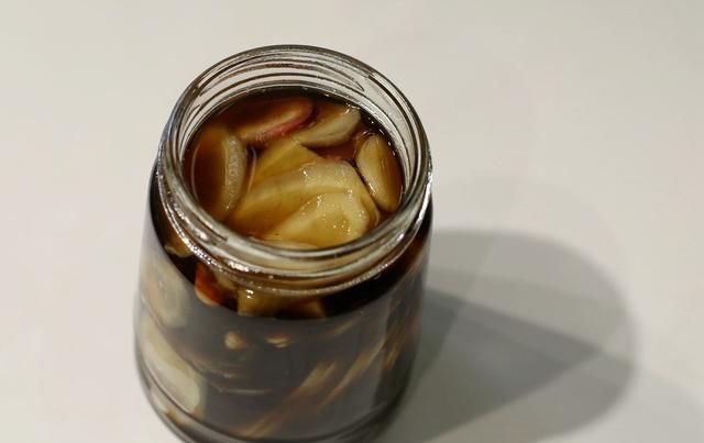 醋泡生姜的功效：醋泡姜的做法图8