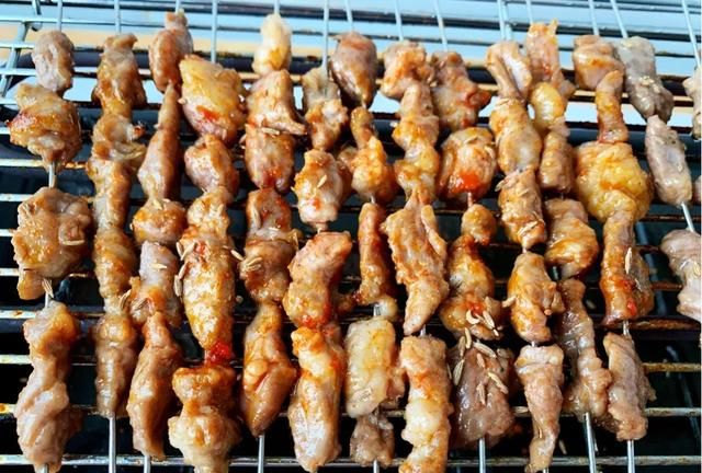 羊肉串怎么烤才不干，烤羊肉串发干的原因图10