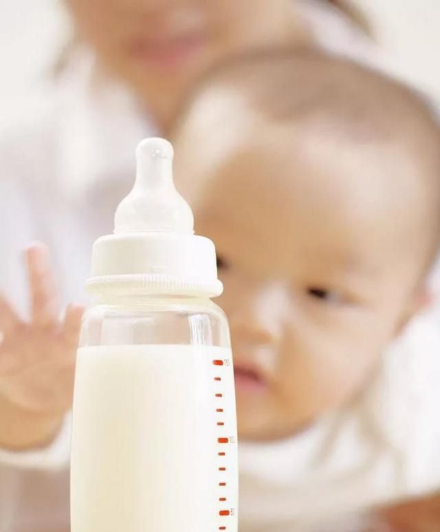 乳清粉和奶粉的区别：婴儿奶粉和成人奶粉，有什么区别图1