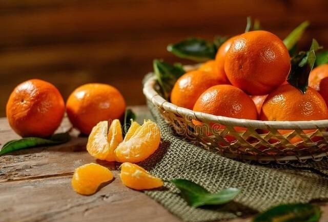 橘子的功效与作用，农村老话说“一个橘子十副药”，橘子有哪些功效和作用呢图3