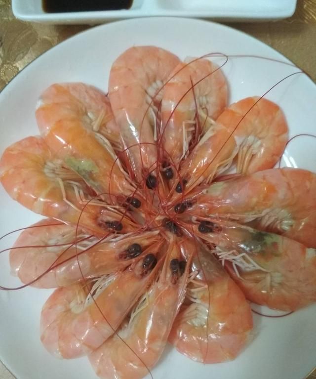 虾头变黑：虾煮好后为什么有些虾头是黑的图1