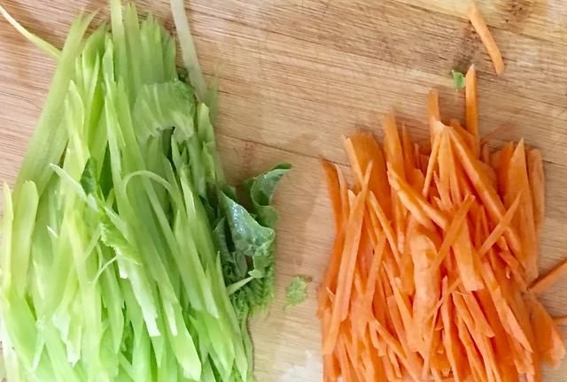 炒胡萝卜的做法：红萝卜怎么做好吃图5