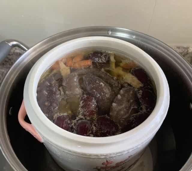 海参汤的家常做法:海参汤如何做好吃图1