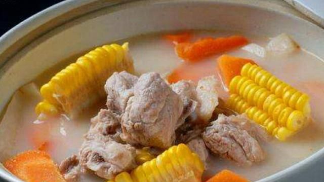 萝卜海带排骨汤，猪排骨与什么一起煲汤图6