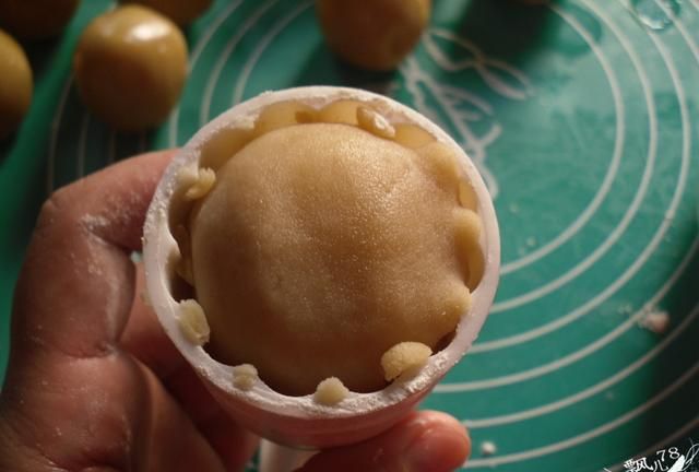 月饼的做法大全，月饼的做法有什么图14