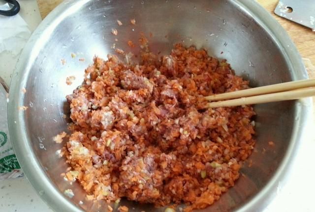牛肉馄饨馅的做法，牛肉馅馄饨应该怎么调馅，选取牛肉哪个部位比较好图2