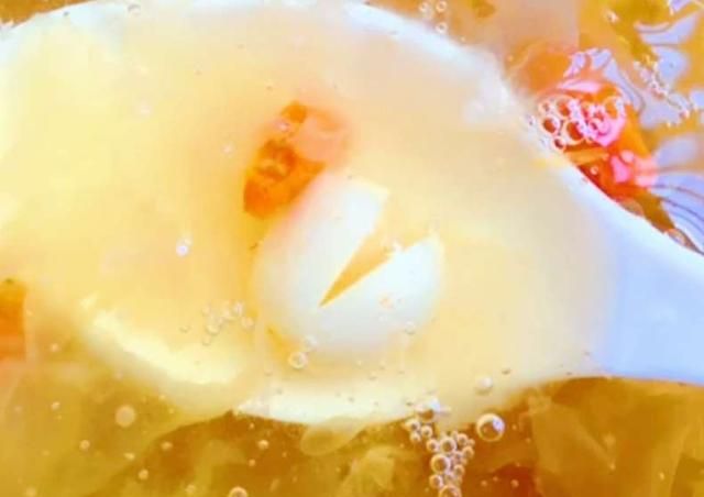 银耳雪梨粥的做法:怎么能做出好吃粘稠还好看的银耳莲子粥呢图6