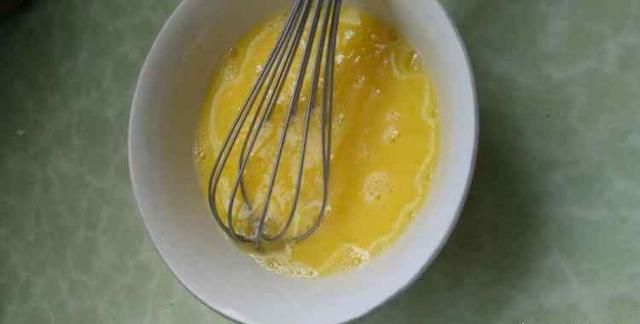 西红柿鸡蛋疙瘩汤：如何在家做美味的西红柿鸡蛋疙瘩汤图5