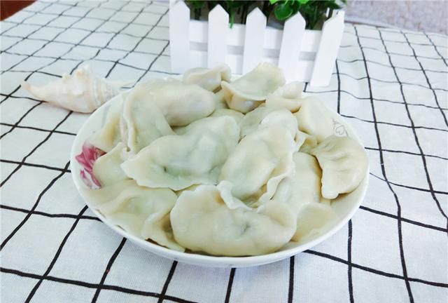 茴香苗饺子，茴香苗能包饺子吃吗图1