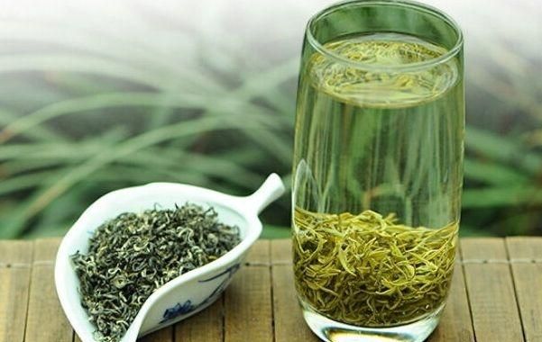 绿茶的功效与副作用:有人说喝绿茶好，那其功效和作用到底是什么图1