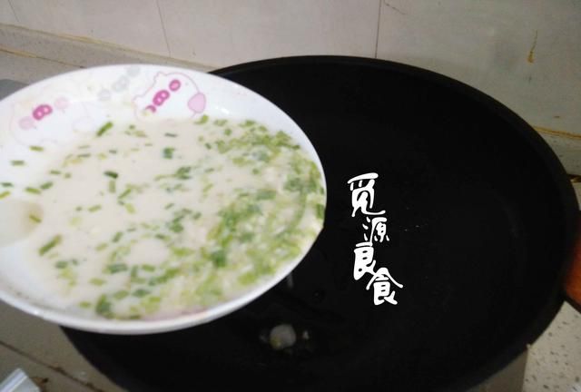 葱花鸡蛋饼,葱花鸡蛋饼怎么做图5