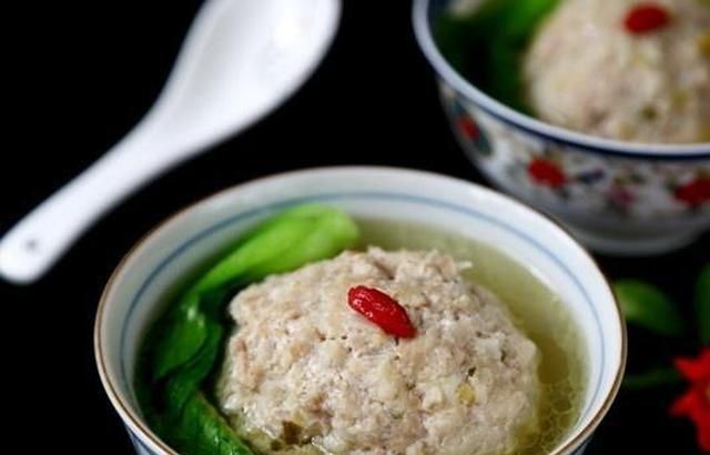 红烧狮子头是哪里的菜，四喜丸子和红烧狮子头是一道菜吗图2