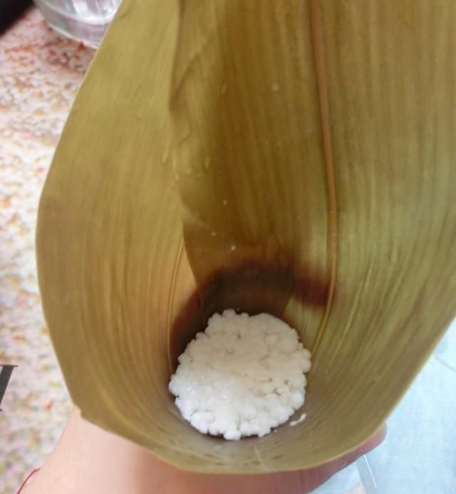 西米粽子的制作方法，西米红豆粽子的制作方法图10