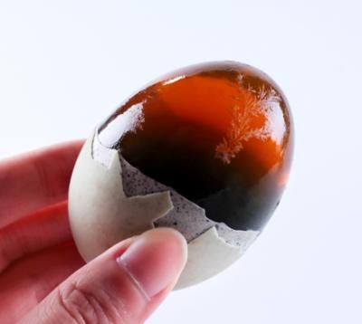 鲜鸭蛋、咸鸭蛋、皮鸭蛋的营养价值对人而言是一样的吗或者说哪种的营养价值更高图9