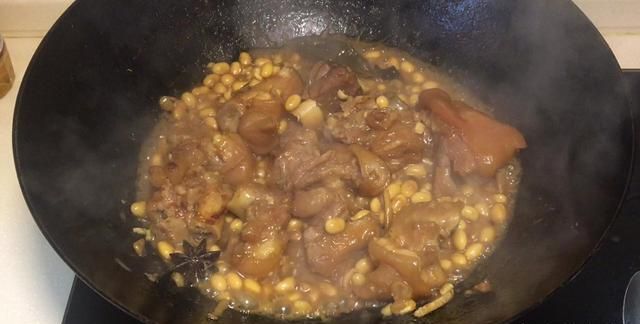 猪蹄炖黄豆下奶吗，黄豆猪蹄汤下奶吗图2