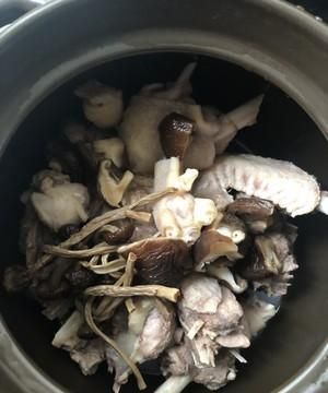 茶树菇汤，新鲜的茶树菇可以用来煲汤吗图5