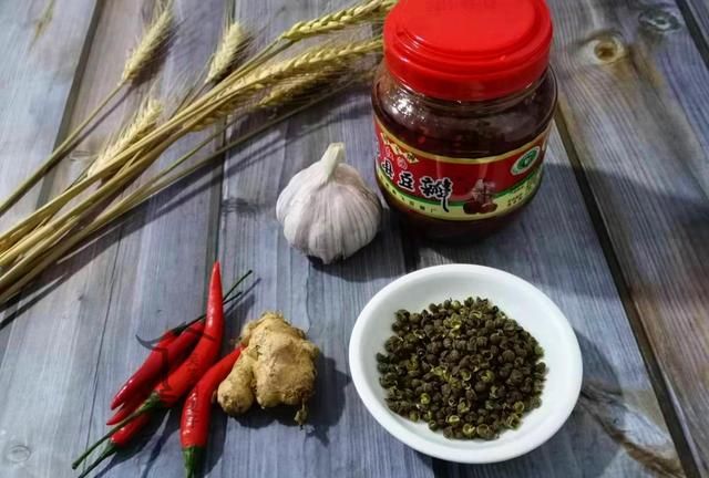 水煮肉片怎么做好吃不太能吃辣，有没有不太辣但又很好吃的做法图2