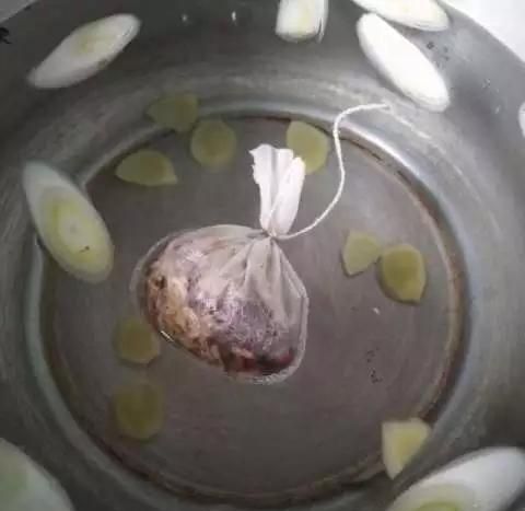 酱肘子的做法图7