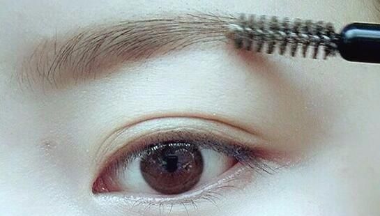 画眼妆步骤，眼影的画法步骤图图3