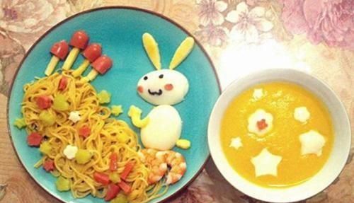 两岁宝宝食谱，两岁的宝宝一天的饮食怎么安排合理图2