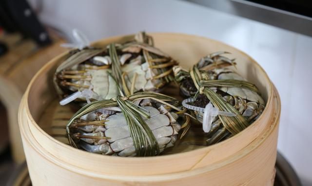 阳澄湖大闸蟹吃法，阳澄湖大闸蟹怎么做好吃图2