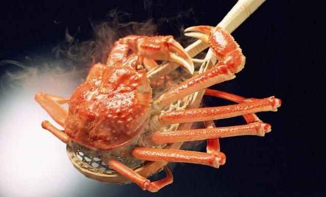 海蟹死了能吃吗，螃蟹放在冰柜冻死了可以吃吗图4