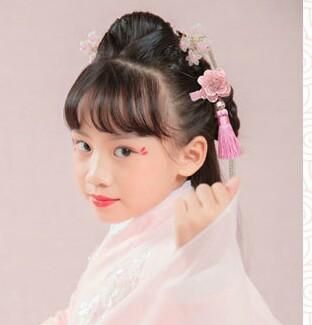 小孩头发怎么扎好看，过年儿童头发怎么扎好看图11