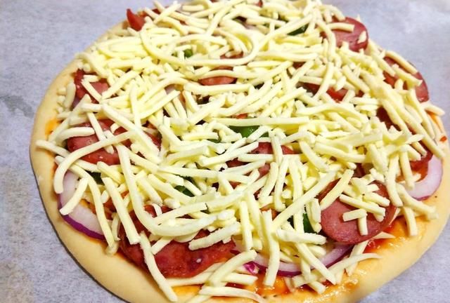 披萨的做法，披萨的家常做法烤箱视频图10