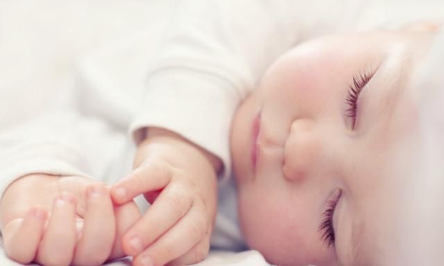 婴儿大脑发育，婴儿睡觉多对大脑发育图1