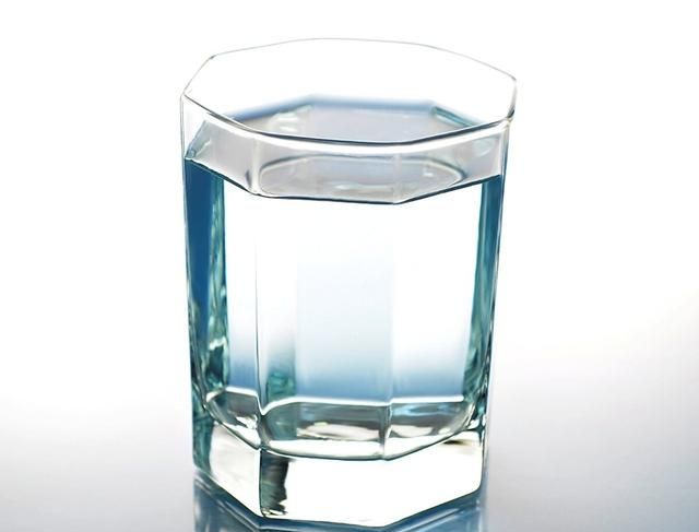 人一天要喝多少水，正常人体每天需要喝多少水图6