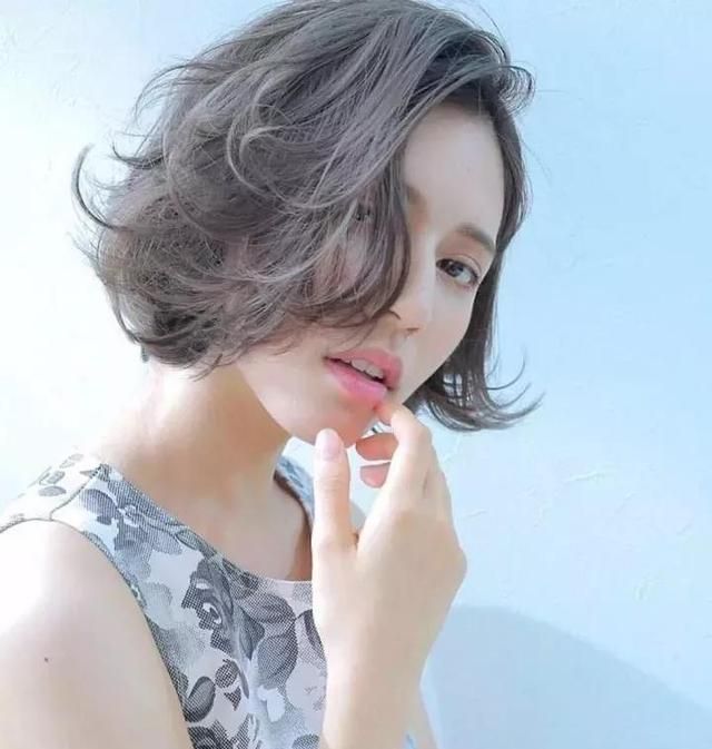 女生超短发怎么烫好看图7