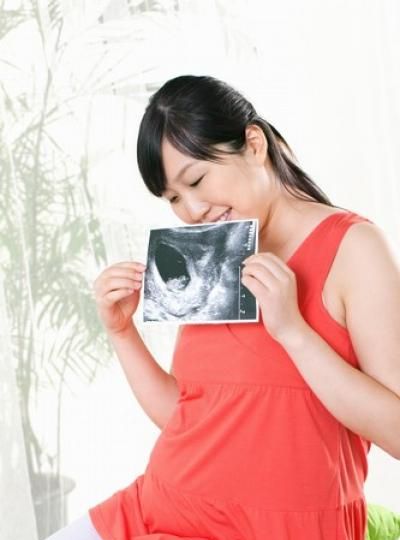 怀孕四个月男胎儿图，怀孕四个月胎儿在哪个位置示意图图5