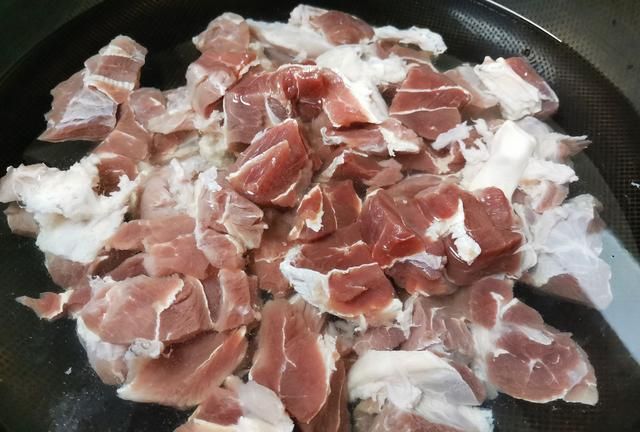 白萝卜炖牛肉汤，白萝卜炖牛肉怎样做好吃图3