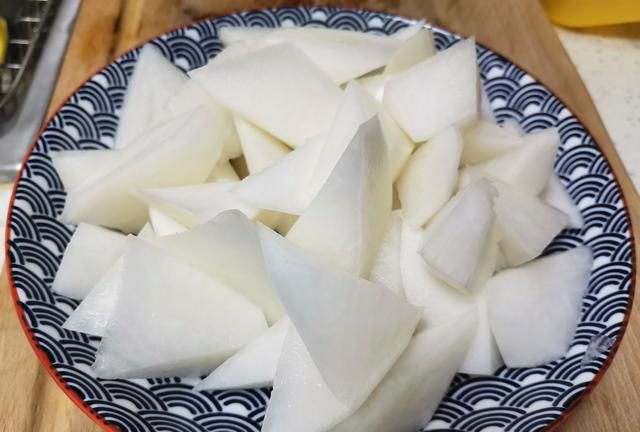 白萝卜炖牛肉汤，白萝卜炖牛肉怎样做好吃图4