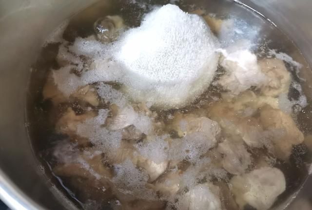 白萝卜炖牛肉汤，白萝卜炖牛肉怎样做好吃图6