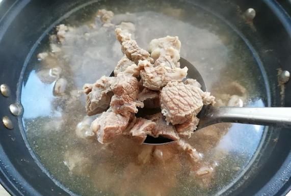 白萝卜炖牛肉汤，白萝卜炖牛肉怎样做好吃图13