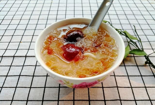 桃胶雪燕羹怎么做图4