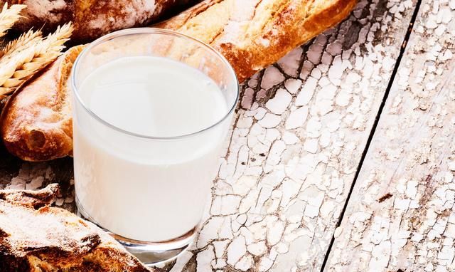 什么牛奶有助于长高，纯牛奶什么时候喝最有助于长高图2