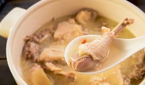 月子麻油鸡，坐月子怎么炖鸡汤图5