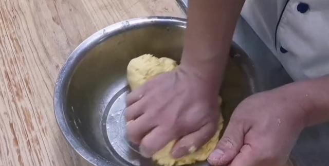 鱼锅贴饼子用什么鱼好图2