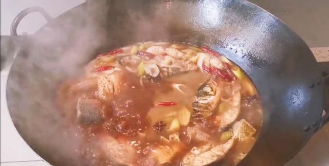 鱼锅贴饼子用什么鱼好图4