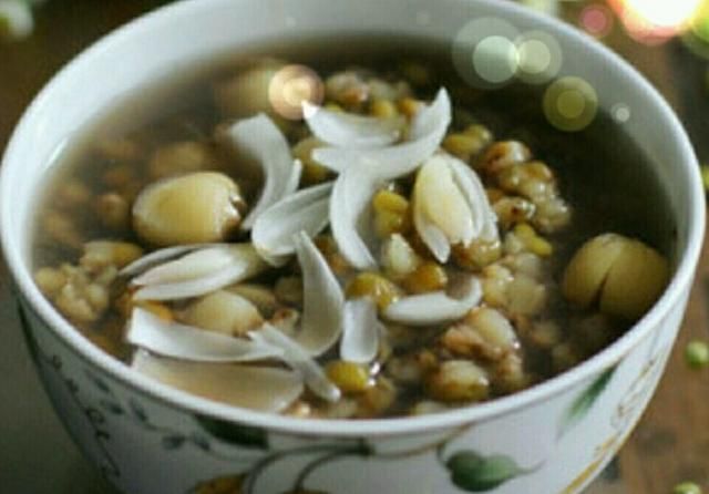 怎么煮绿豆汤，为什么绿豆汤煮出来是红色的也有绿色的图10
