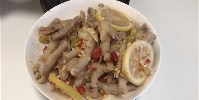 如何自制泡椒凤爪，自制柠檬泡椒凤爪图2