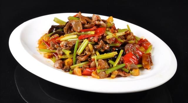 芹菜炒鸡胗，芹菜炒鸡杂怎么做才好吃图7