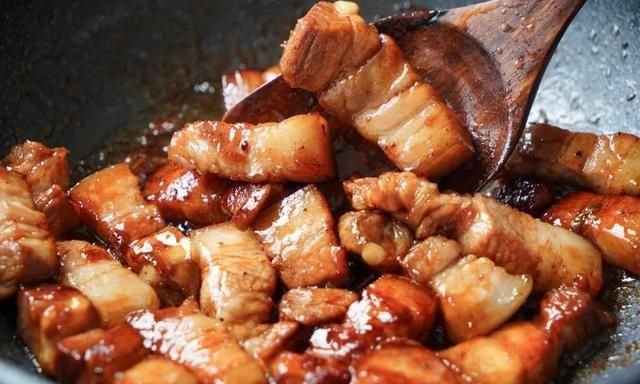 板栗烧肉，板栗红烧肉怎么做步骤图6