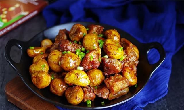 板栗烧肉，板栗红烧肉怎么做步骤图11