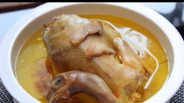 鸡汤怎么炖出奶白色图1
