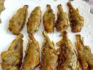 雪菜黄鱼面，油炸小黄鱼面糊的做法图2