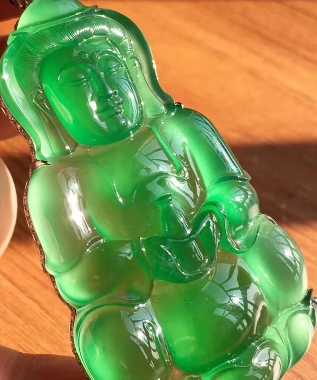 古玩人有句话，“人物雕的好不好，看手就行了”，这一招好使吗图8